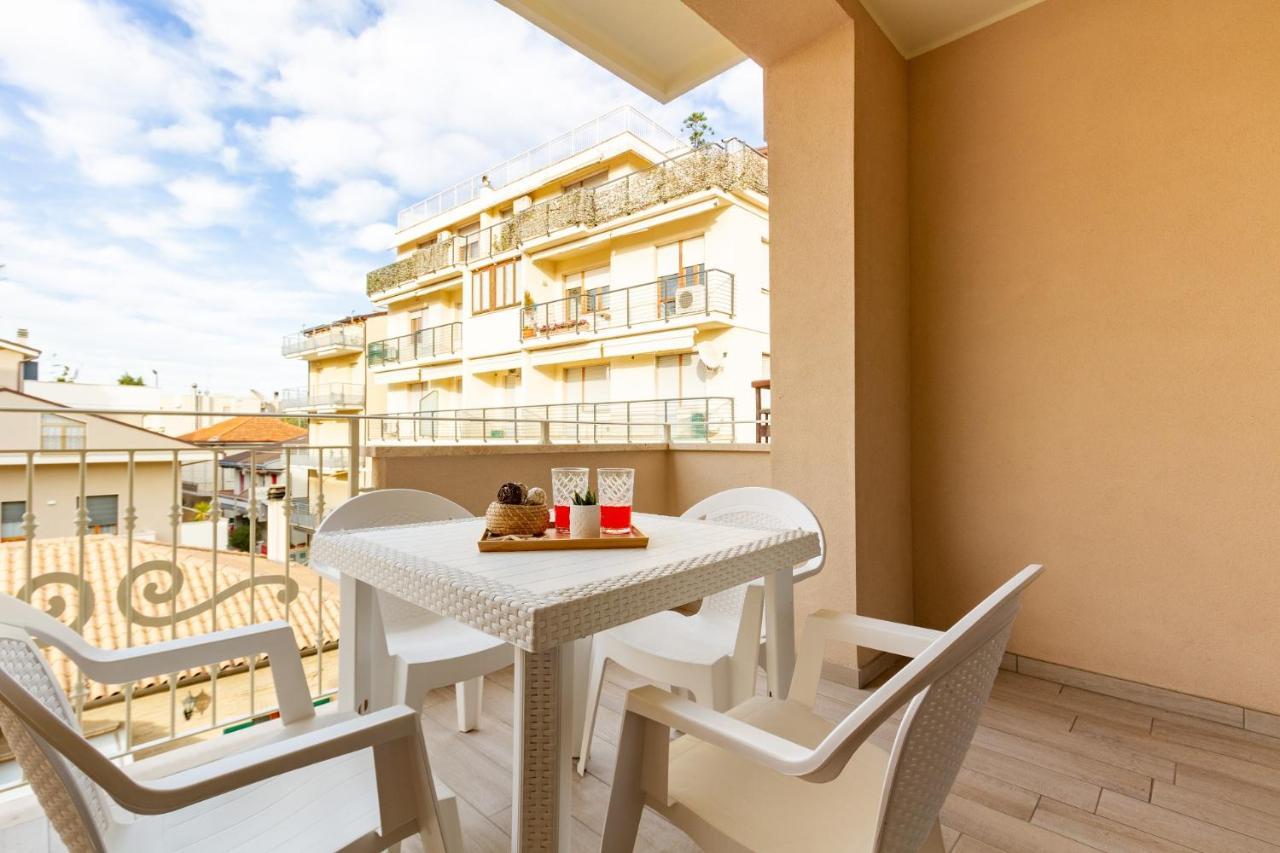 Appartamento Giada 1P - Palazzina Laura MyHo Casa Tortoreto Esterno foto